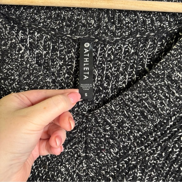 Athleta SHASTA V-NECK SWEATER size Small - Picture 5 of 9